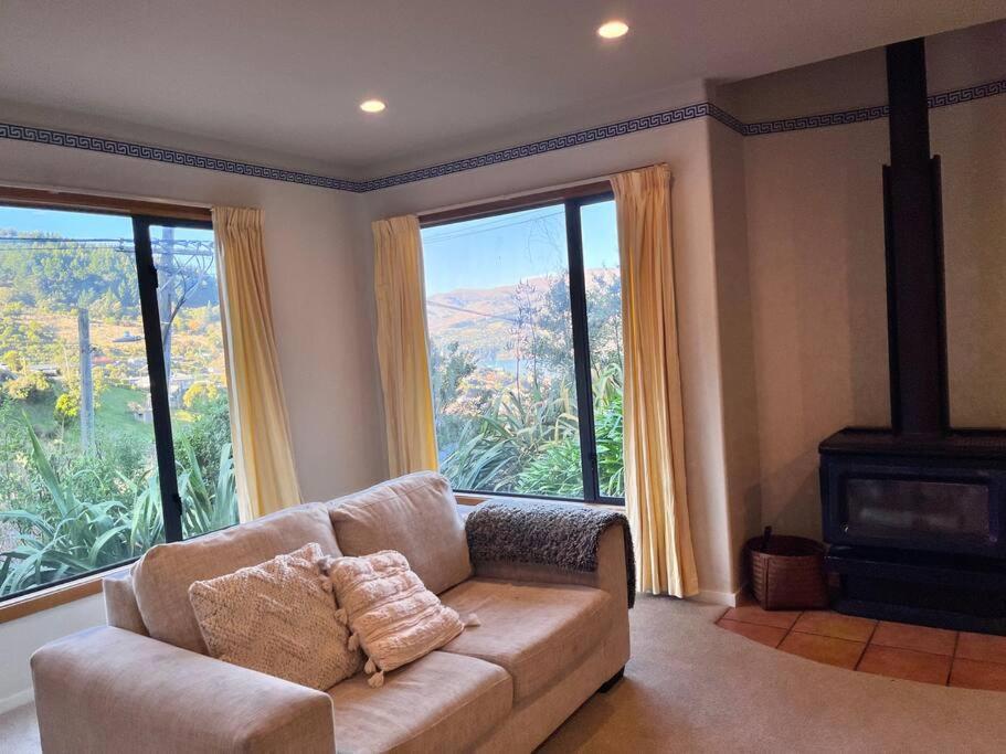 Ample Space In A Serene Setting Villa Lyttelton Bagian luar foto